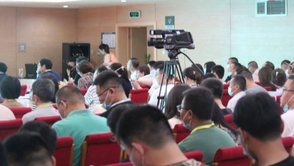 Node.js vs Deno：JavaScript 运行时的设计理念对比-一支黑兰州